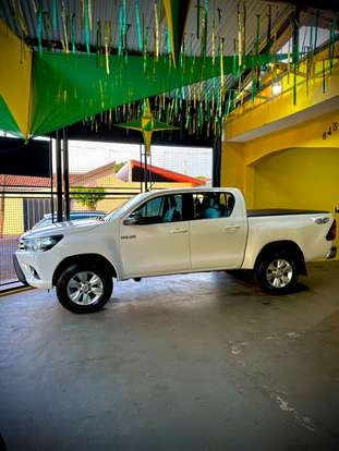 TOYOTA-HILUX-2017