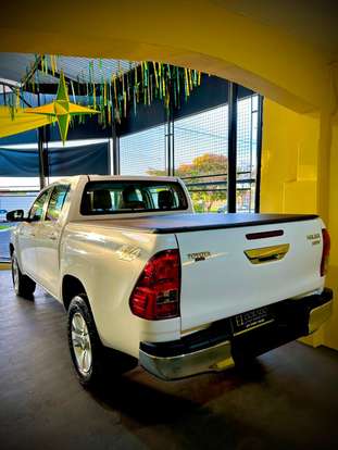 TOYOTA-HILUX-2017