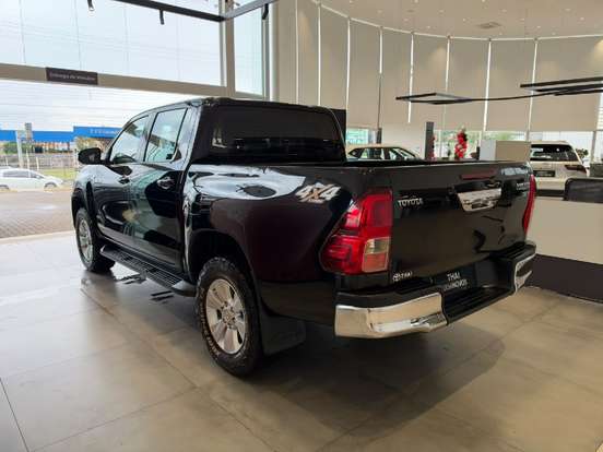 TOYOTA-HILUX-2016