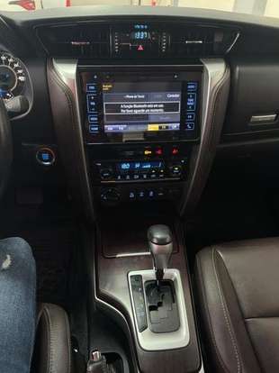 TOYOTA-HILUX-2017