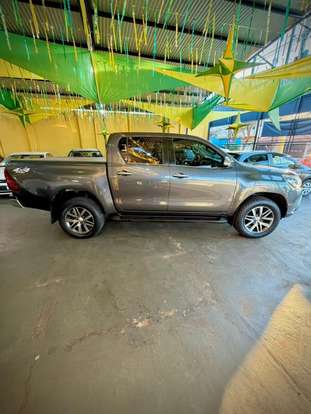 TOYOTA-HILUX-2016