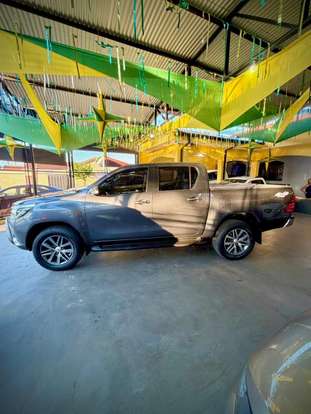 TOYOTA-HILUX-2016