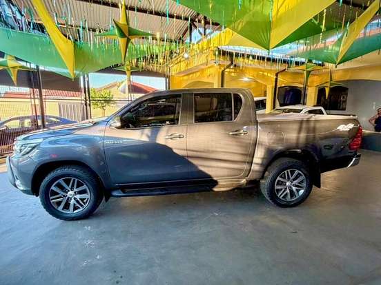 TOYOTA-HILUX-2.8 SRX 4X4 CD 16V DIESEL 4P AUTOMÁTICO TOYOTA-HILUX-2016