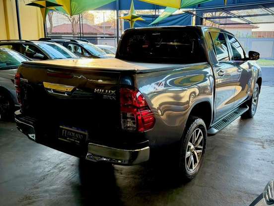 TOYOTA-HILUX-2.8 SRX 4X4 CD 16V DIESEL 4P AUTOMÁTICO TOYOTA-HILUX-2016