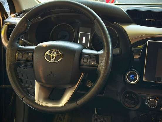 TOYOTA-HILUX-2.8 SRX 4X4 CD 16V DIESEL 4P AUTOMÁTICO TOYOTA-HILUX-2016
