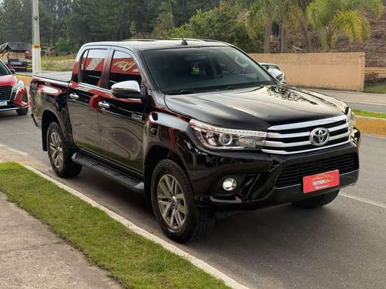 TOYOTA-HILUX-2018