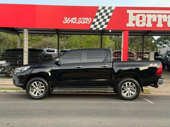 TOYOTA-HILUX-2018