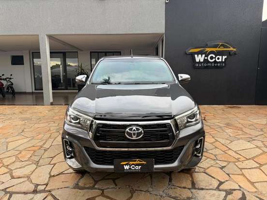 TOYOTA-HILUX-2019