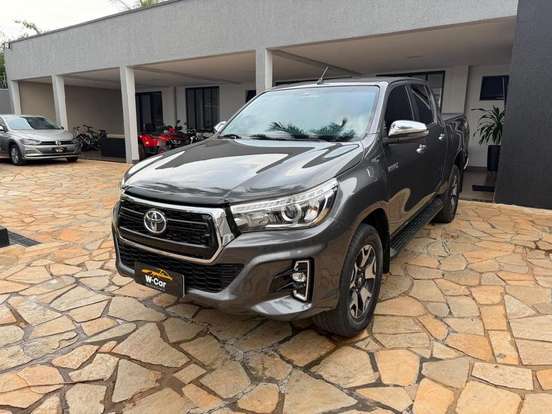 TOYOTA-HILUX-2019