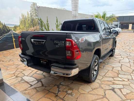 TOYOTA-HILUX-2019