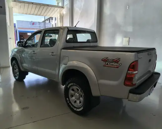 TOYOTA-HILUX-2013