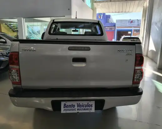 TOYOTA-HILUX-2013