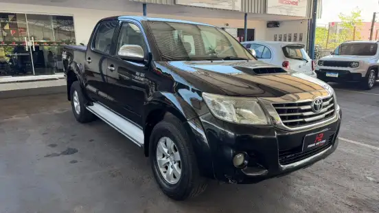 TOYOTA-HILUX-2012