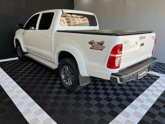 TOYOTA-HILUX-2012