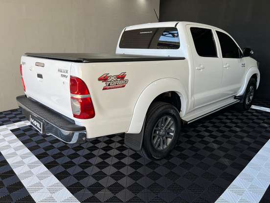 TOYOTA-HILUX-3.0 SRV 4X4 CD 16V TURBO INTERCOOLER DIESEL 4P AUTOMÁTICO TOYOTA-HILUX-2012