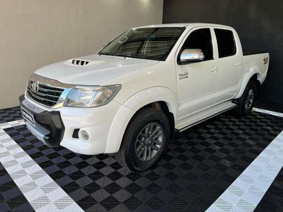 TOYOTA-HILUX-2012