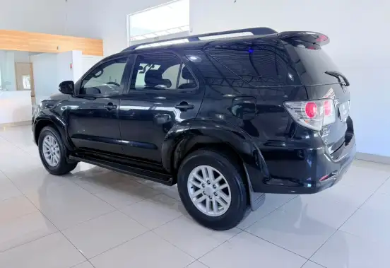 TOYOTA-HILUX SW4-2012