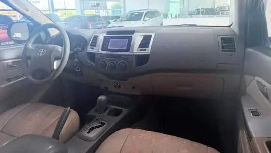 TOYOTA-HILUX SW4-2012