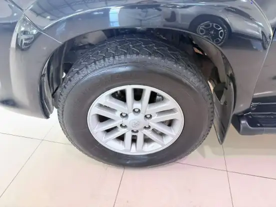 TOYOTA-HILUX SW4-2.7 SR 4X2 16V FLEX 4P AUTOMÁTICO TOYOTA-HILUX SW4-2012