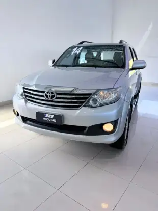 TOYOTA-HILUX SW4-2014