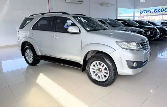 TOYOTA-HILUX SW4-2.7 SR 4X2 16V FLEX 4P AUTOMÁTICO TOYOTA-HILUX SW4-2014