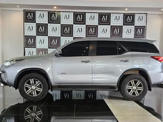 TOYOTA-HILUX SW4-2.7 SRV 7 LUGARES 4X2 16V FLEX 4P AUTOMÁTICO TOYOTA-HILUX SW4-2018