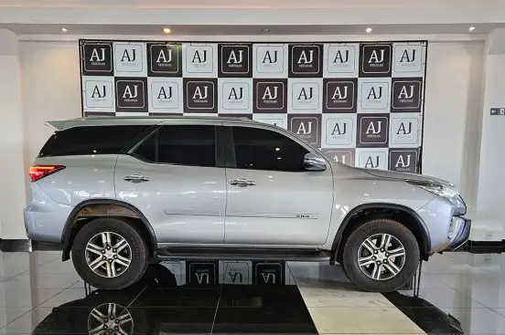 TOYOTA-HILUX SW4-2.7 SRV 7 LUGARES 4X2 16V FLEX 4P AUTOMÁTICO TOYOTA-HILUX SW4-2018