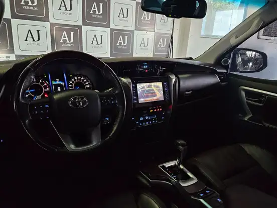 TOYOTA-HILUX SW4-2.7 SRV 7 LUGARES 4X2 16V FLEX 4P AUTOMÁTICO TOYOTA-HILUX SW4-2018