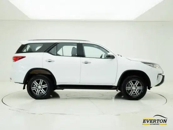 TOYOTA-HILUX SW4-2.7 SRV 7 LUGARES 4X2 16V FLEX 4P AUTOMÁTICO TOYOTA-HILUX SW4-2018