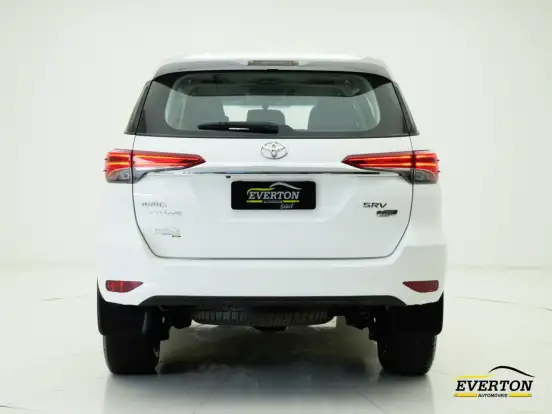 TOYOTA-HILUX SW4-2018