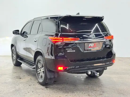 TOYOTA-HILUX SW4-2.7 SRV 7 LUGARES 4X2 16V FLEX 4P AUTOMÁTICO TOYOTA-HILUX SW4-2018