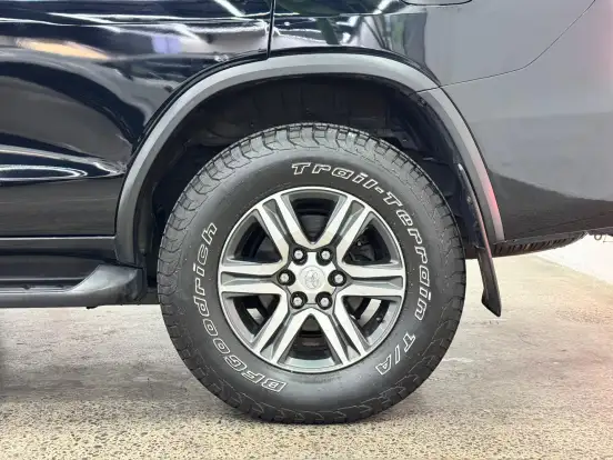 TOYOTA-HILUX SW4-2.7 SRV 7 LUGARES 4X2 16V FLEX 4P AUTOMÁTICO TOYOTA-HILUX SW4-2018