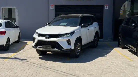 TOYOTA-HILUX SW4-2023