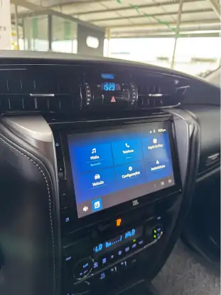 TOYOTA-HILUX SW4-2025