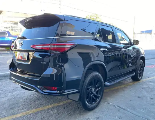 TOYOTA-HILUX SW4-2023
