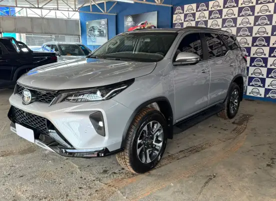 TOYOTA-HILUX SW4-2026