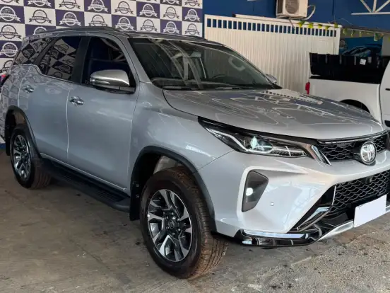 TOYOTA-HILUX SW4-2.8 D-4D TURBO DIESEL SRX PLATINUM 7L 4X4 AUTOMÁTICO TOYOTA-HILUX SW4-2026