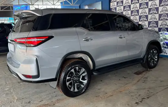 TOYOTA-HILUX SW4-2026