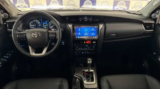 TOYOTA-HILUX SW4-2026