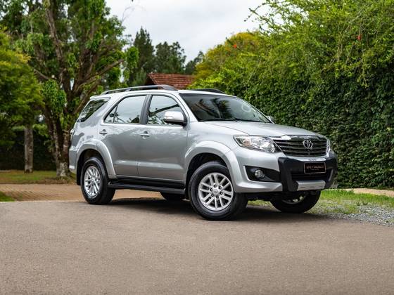 TOYOTA HILUX SW4 2.7 SR 7 LUGARES 4X2 16V FLEX 4P AUTOMÁTICO
