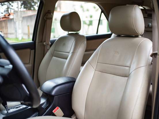 TOYOTA-HILUX SW4-2015