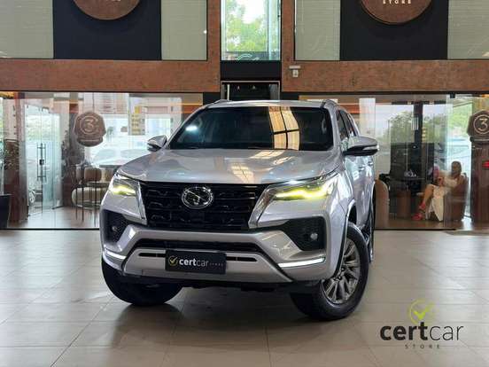 TOYOTA-HILUX SW4-2.7 SR 7 LUGARES 4X2 16V FLEX 4P AUTOMÁTICO TOYOTA-HILUX SW4-2016