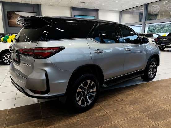TOYOTA-HILUX SW4-2021