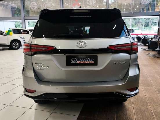 TOYOTA-HILUX SW4-2021