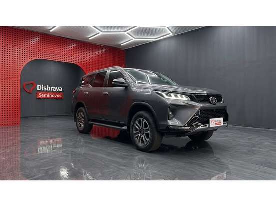 TOYOTA-HILUX SW4-2026
