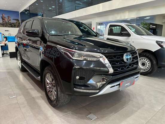 TOYOTA-HILUX SW4-2.8 D-4D TURBO DIESEL SRX 4X4 AUTOMÁTICO TOYOTA-HILUX SW4-2021
