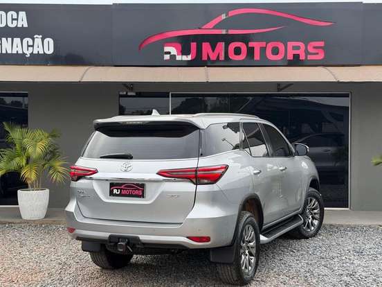 TOYOTA-HILUX SW4-2021