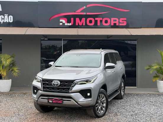 TOYOTA-HILUX SW4-2.8 D-4D TURBO DIESEL SRX 7L 4X4 AUTOMÁTICO TOYOTA-HILUX SW4-2021