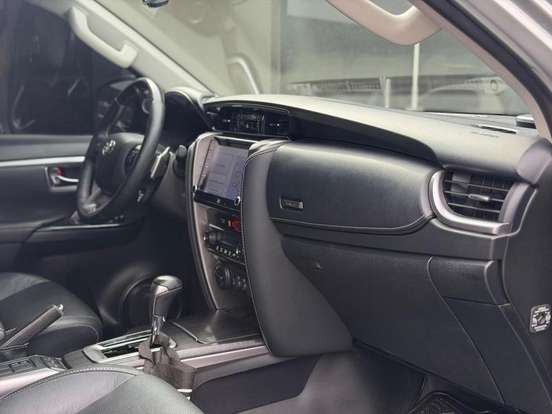 TOYOTA-HILUX SW4-2021