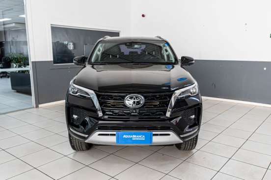 TOYOTA-HILUX SW4-2.8 D-4D TURBO DIESEL SRX 7L 4X4 AUTOMÁTICO TOYOTA-HILUX SW4-2023
